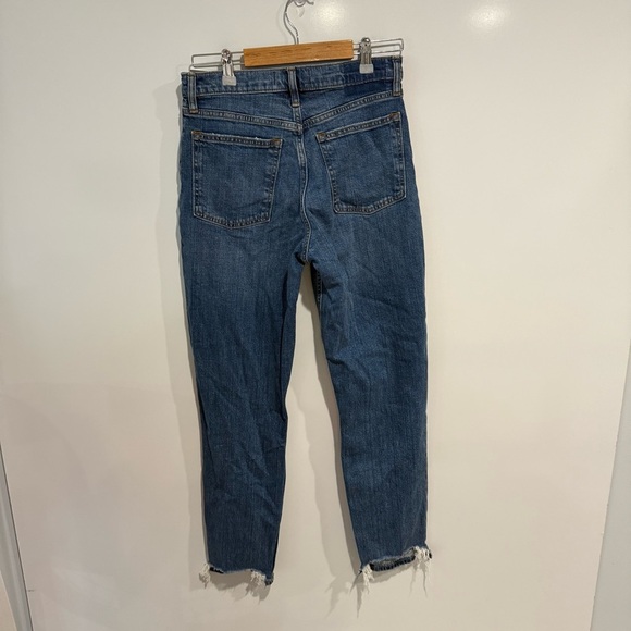 NWT Abercrombie & Fitch Ultra High Rise Mom Jean - Picture 7 of 9